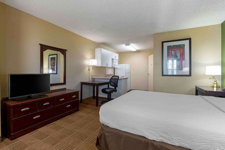 Room 18 of 27