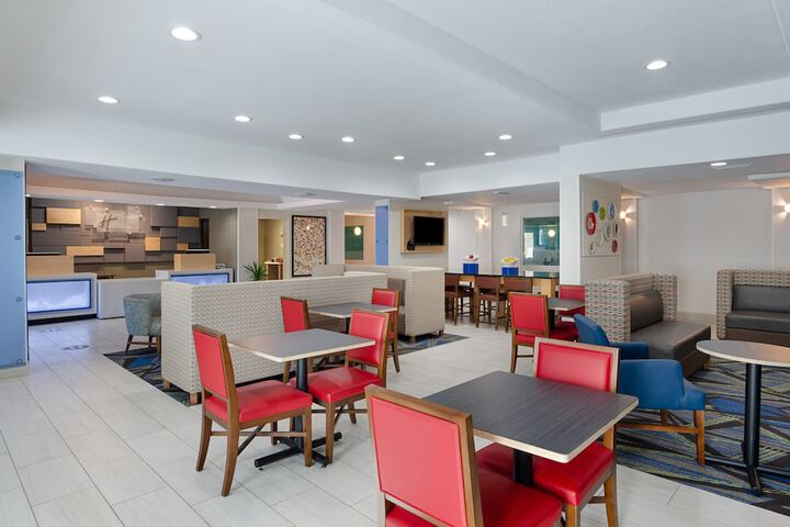 Holiday Inn Express Hotel & Suites Weston by IHG