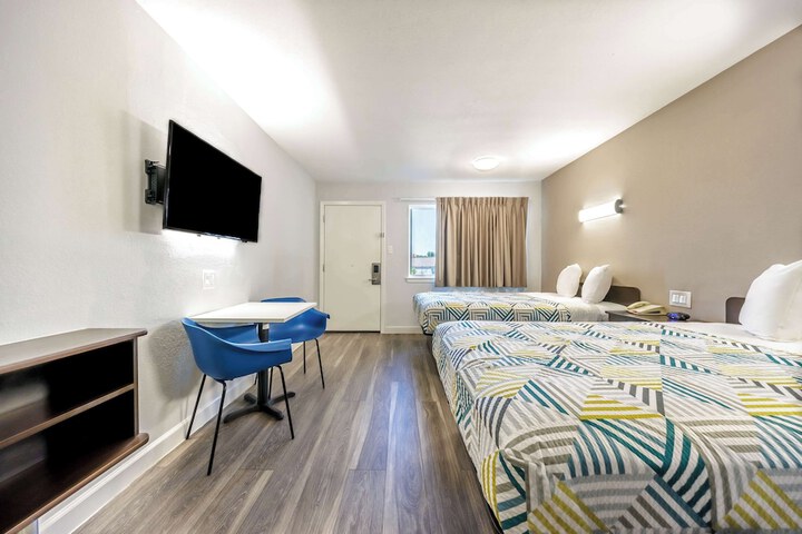Room 14 of 27