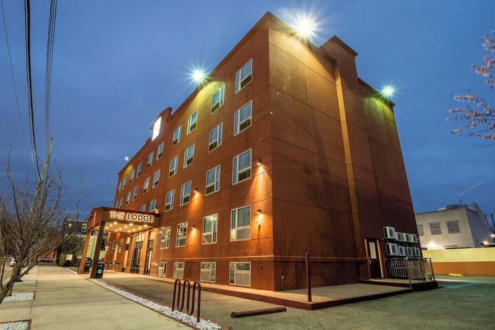 Hotel 8 of 34