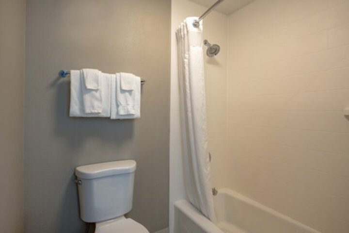 Room 83 of 245