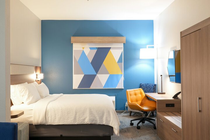 Room 21 of 48