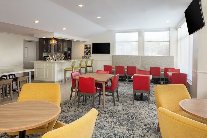 Hilton Garden Inn Queens / JFK Airport