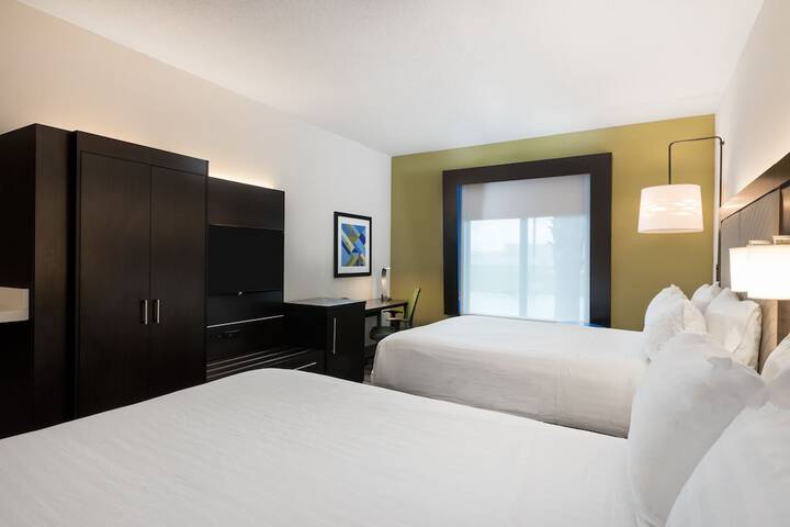Holiday Inn Express & Suites Florence I-95 & I-20 Civic Center by IHG
