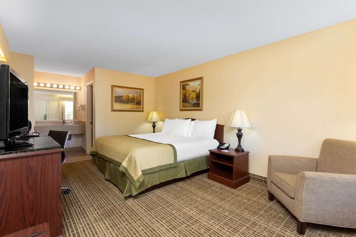 Room 13 of 26
