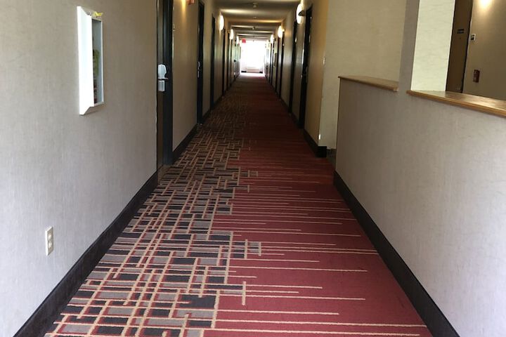 Ballroom/Hall 24 of 25