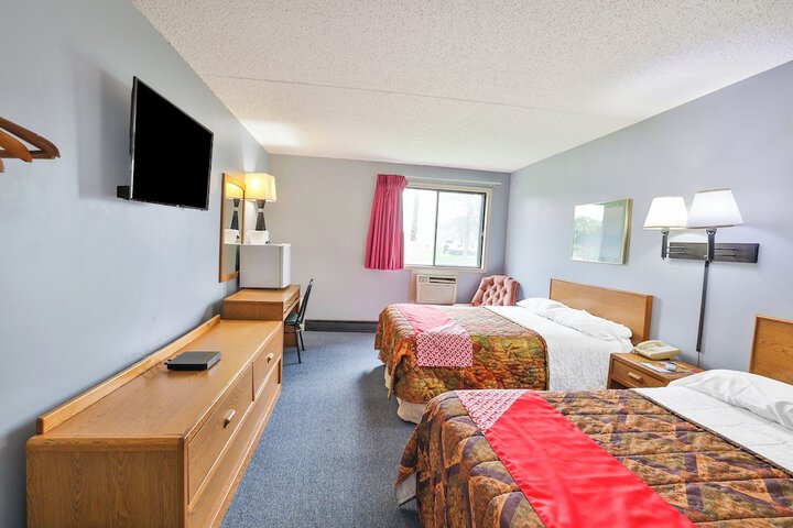 OYO Hotel Pipestone MN Canterbury Park