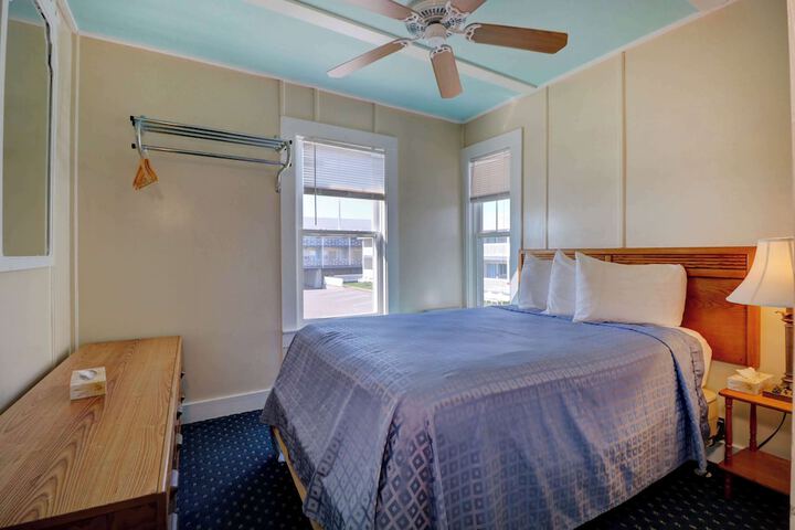 Room 243 of 317