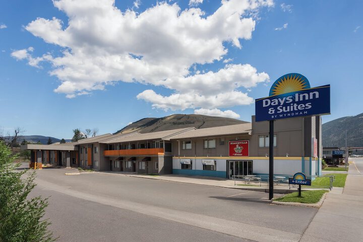 Days Inn and Suites by Wyndham Downtown Missoula-University