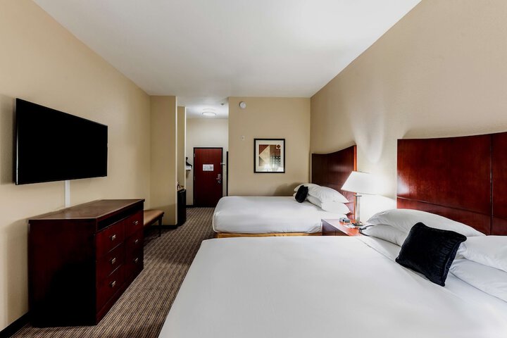 Room 7 of 34