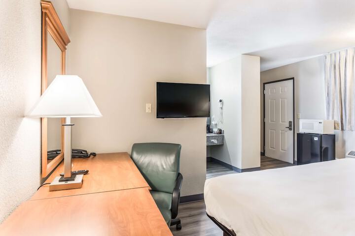 Room 34 of 37