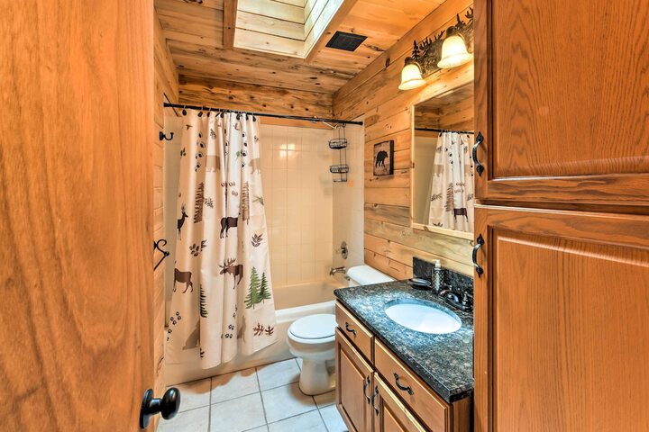bobcat Trail Cabin on 3 Acres in Como!