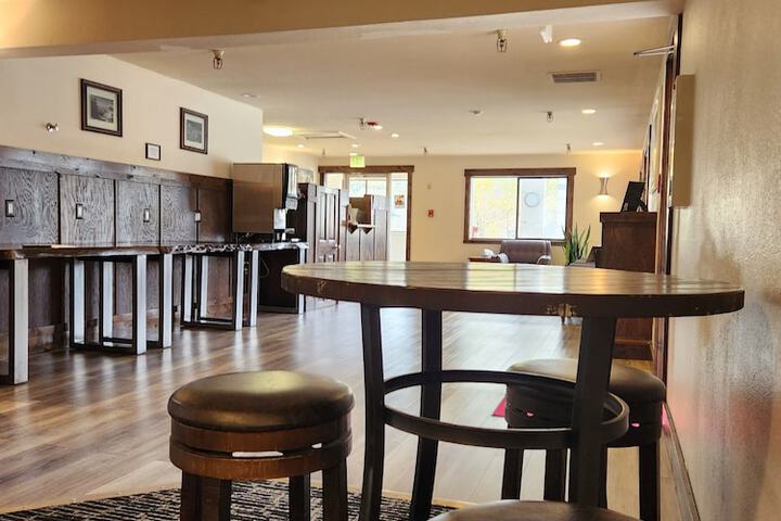 Luxury Inn & Suites