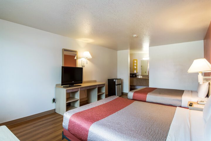 Room 26 of 34