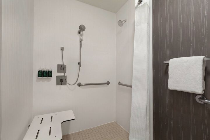 Courtyard by Marriott Salinas Monterey