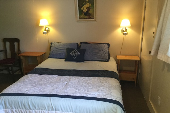Cedars Motel