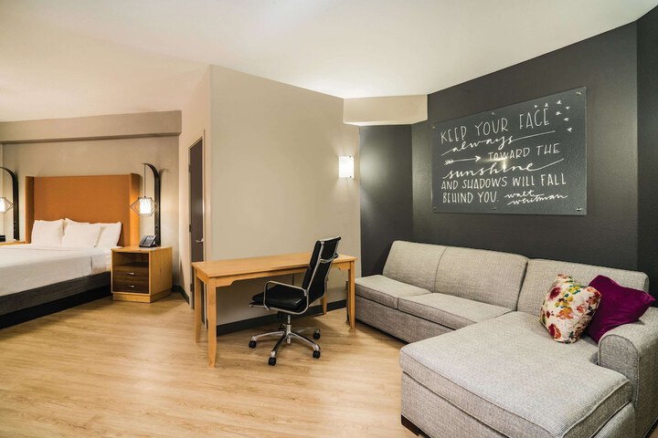 Room 35 of 40