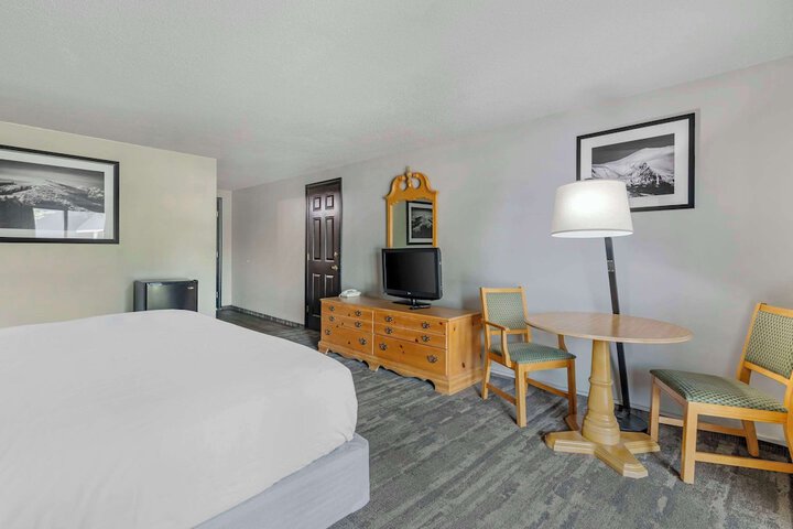Room 42 of 82