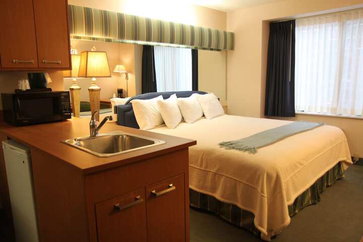 Room 8 of 14