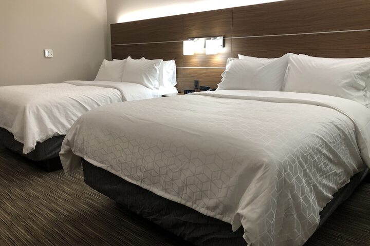 Holiday Inn Express & Suites Racine by IHG