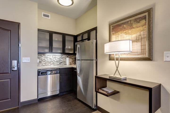 Staybridge Suites St. Louis - Westport by IHG