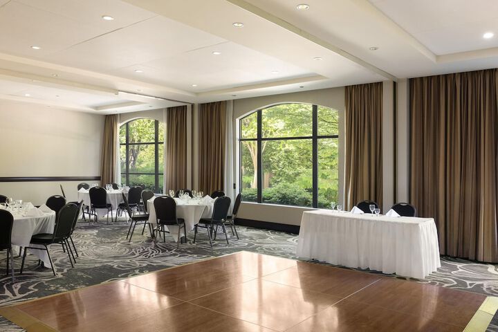 DoubleTree by Hilton North Vancouver
