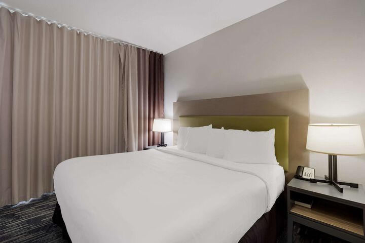 Room 27 of 48