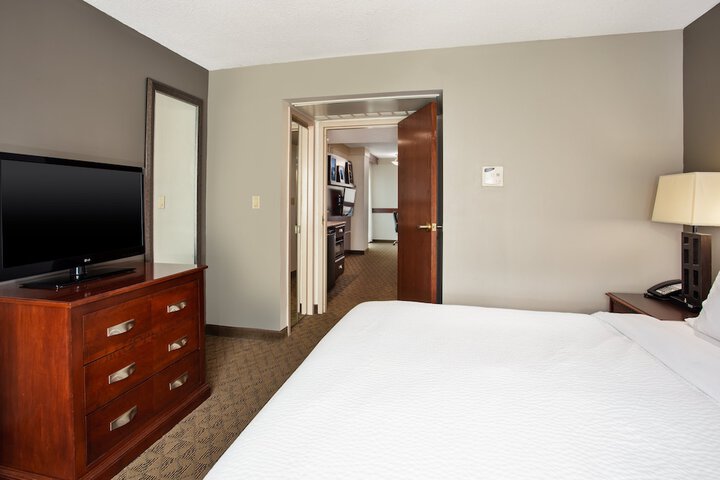 Holiday Inn University Plaza-Bowling Green by IHG