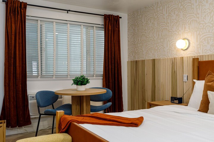 Room 79 of 105