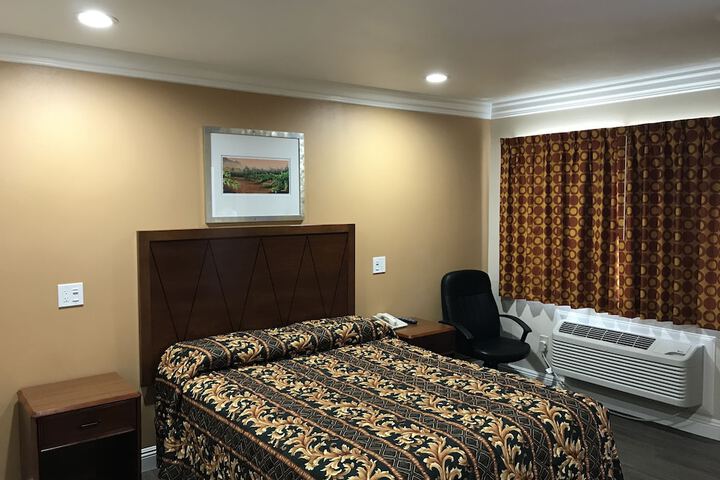 Room 14 of 42