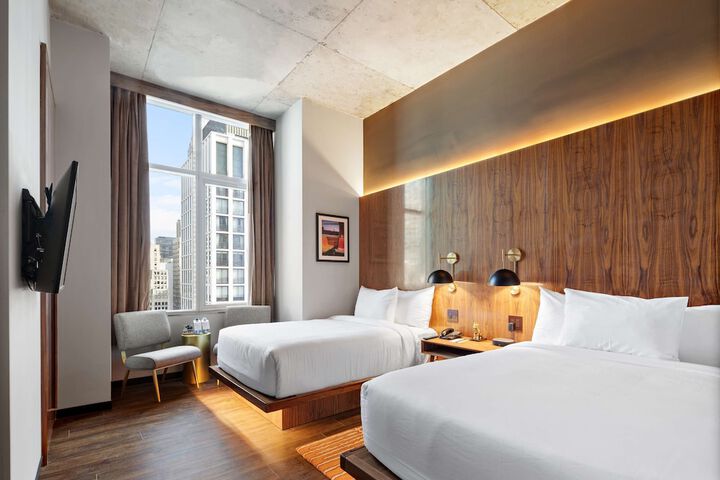 Room 32 of 42