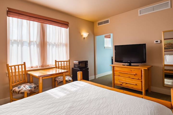 Room 17 of 28