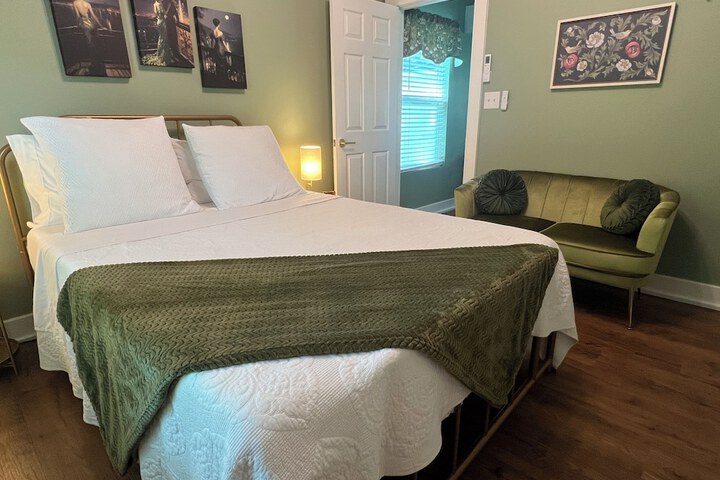 Benefield House Bed & Breakfast