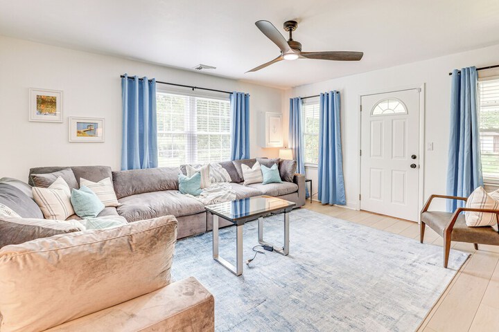 Family Home w / Hot Tub: 1/2 Mi to Lake Milton