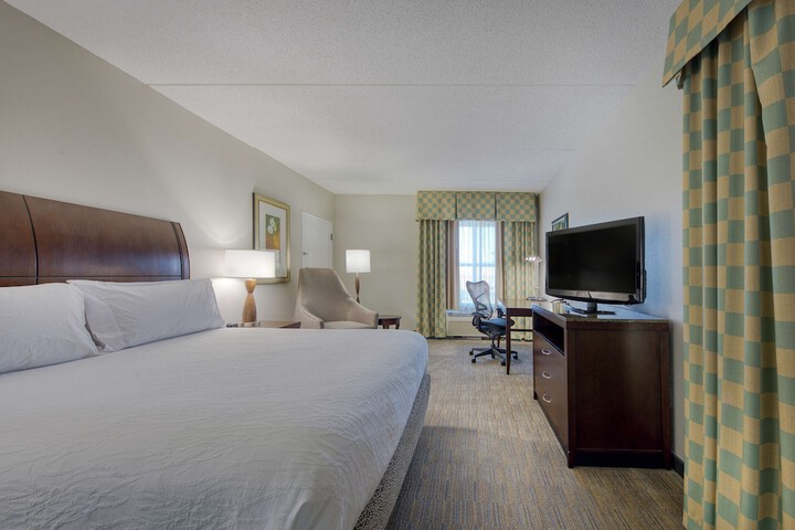 Room 32 of 82