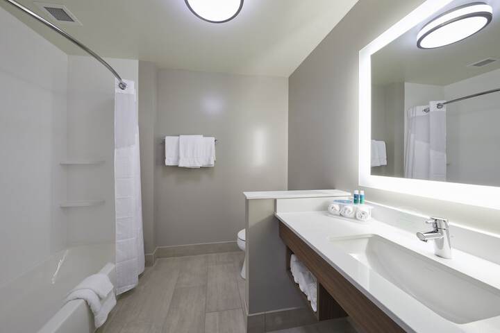 Room 14 of 38
