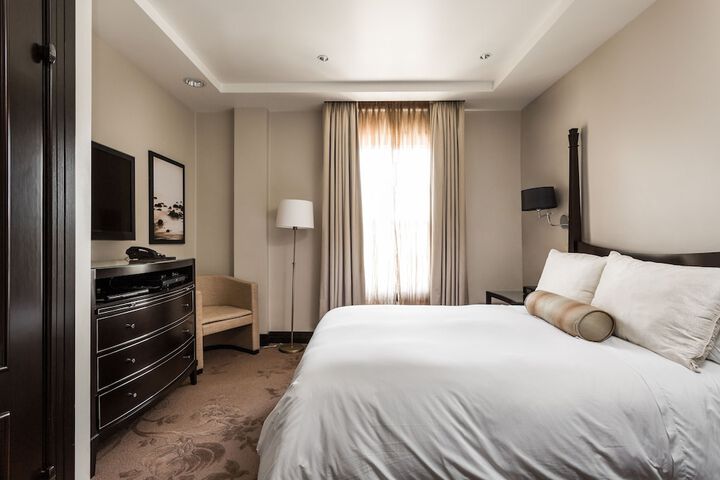 Room 12 of 66