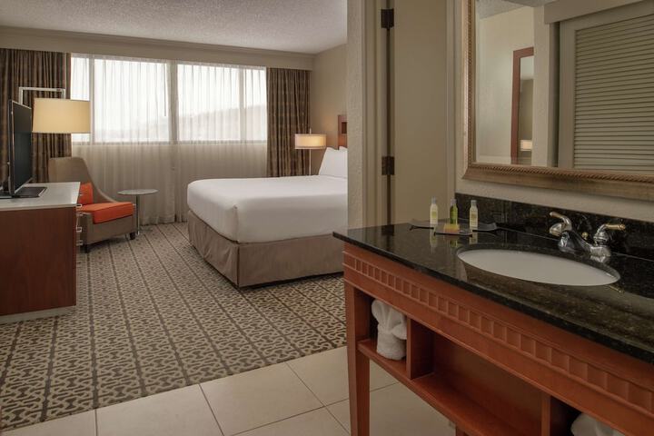 DoubleTree Suites by Hilton Seattle Airport - Southcenter