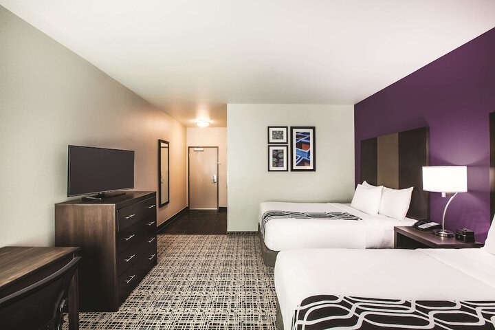 Room 27 of 60