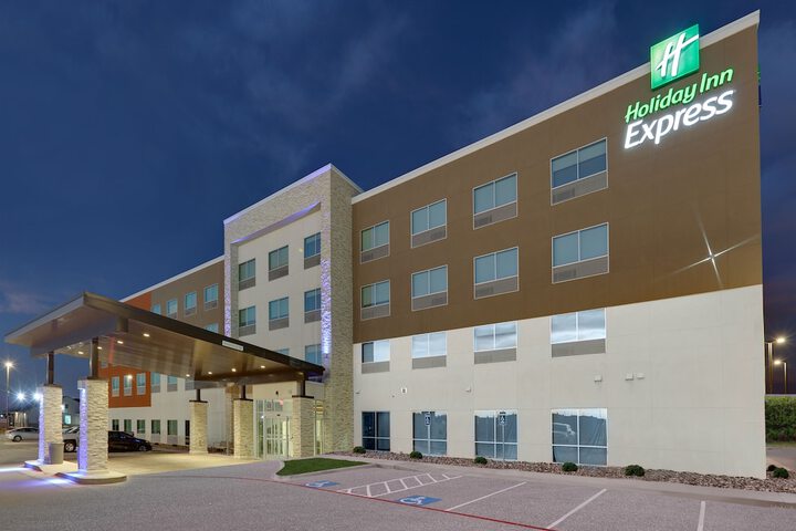 Holiday Inn Express Kermit by IHG