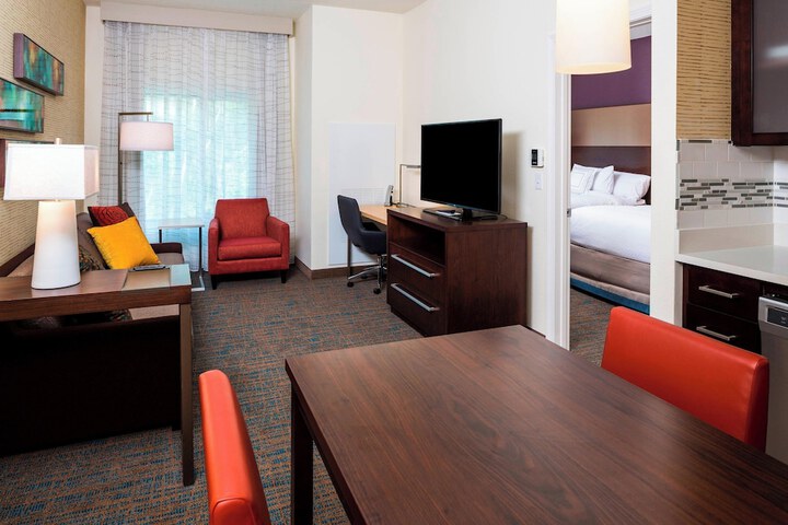Room 26 of 37