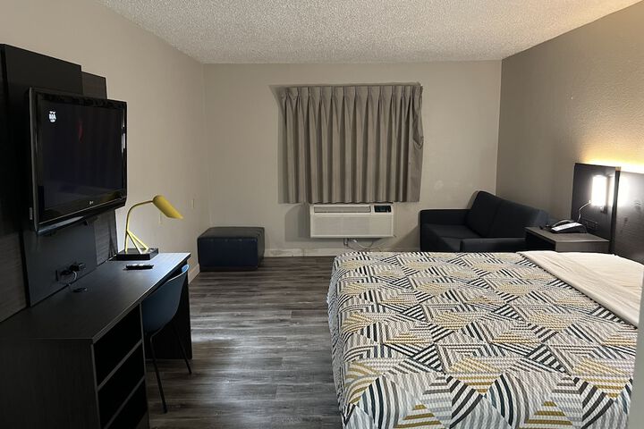 Room 33 of 45