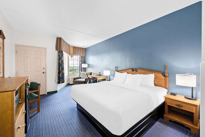 Room 43 of 73