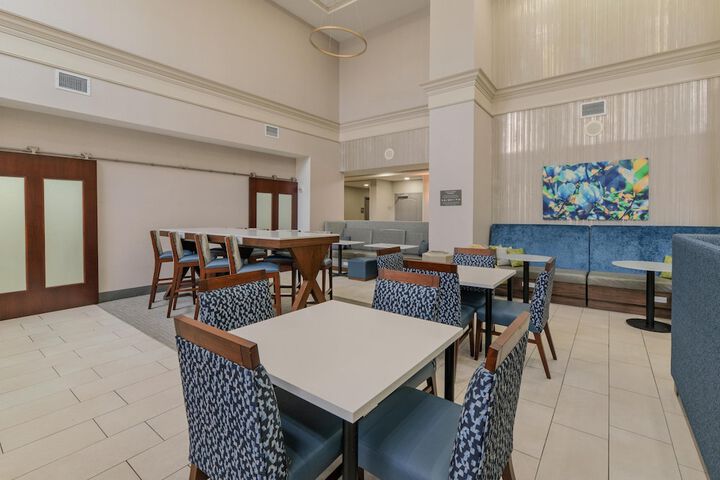 Hampton Inn & Suites Florence-Downtown