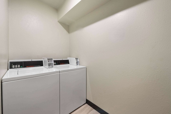 Room 11 of 31