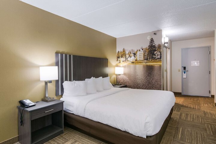 Room 14 of 36