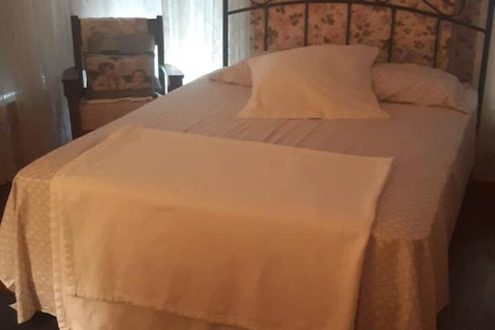 Room 28 of 53