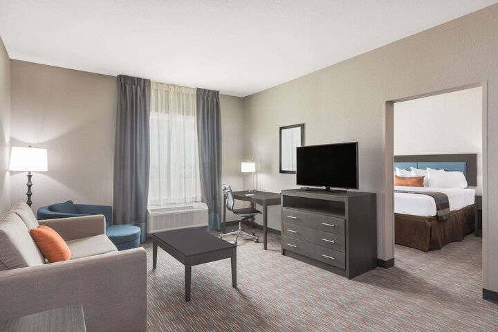 Room 32 of 42