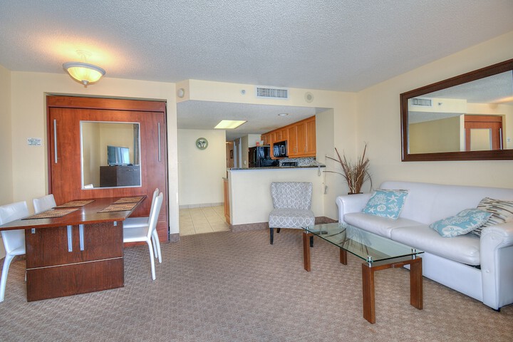 Room 10 of 28
