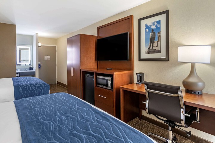 Room 10 of 27